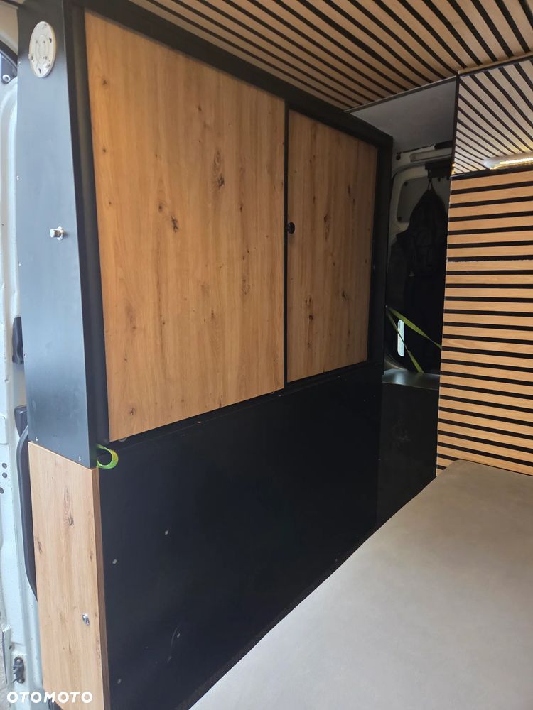 Mercedes-Benz Sprinter - 17
