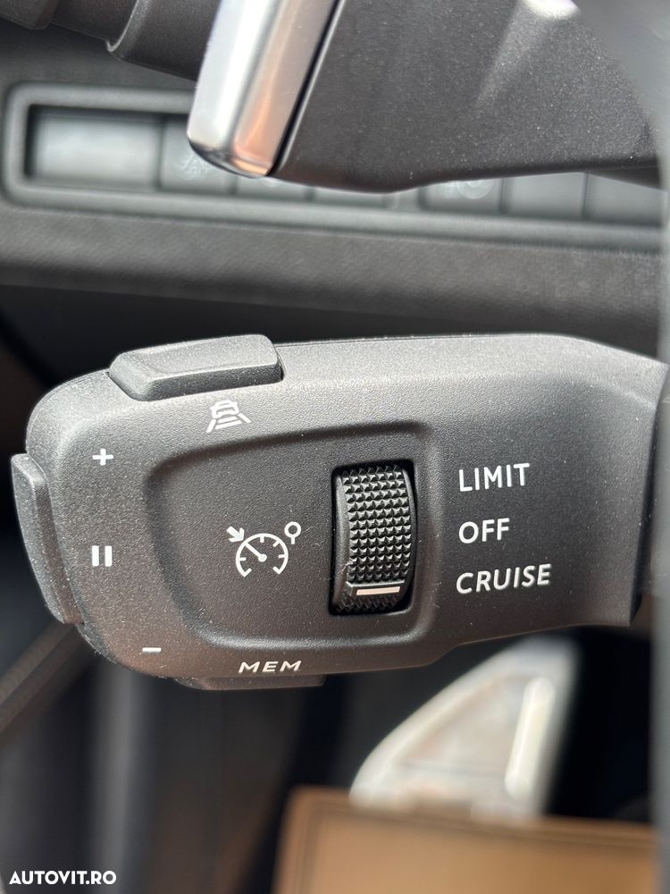Peugeot 3008 225 e-EAT8 GT - 29