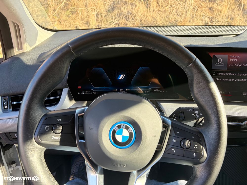BMW 225xe Active Tourer - 10