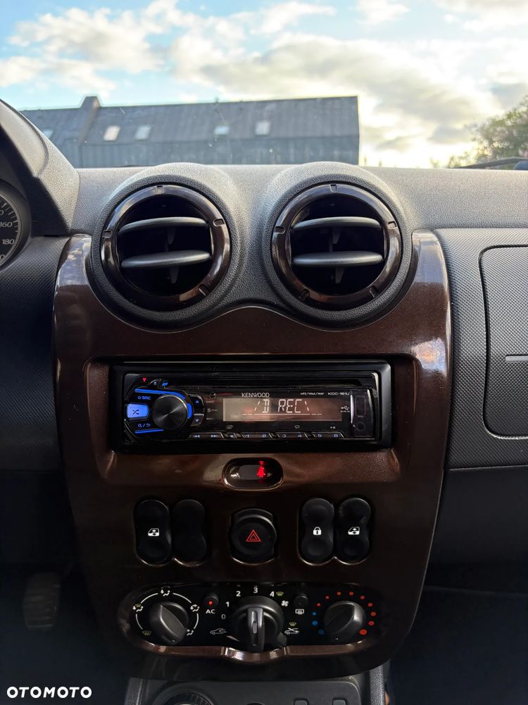 Dacia Duster 1.6 16V 4x4 - 13