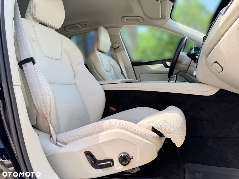 Volvo XC 60 - 25
