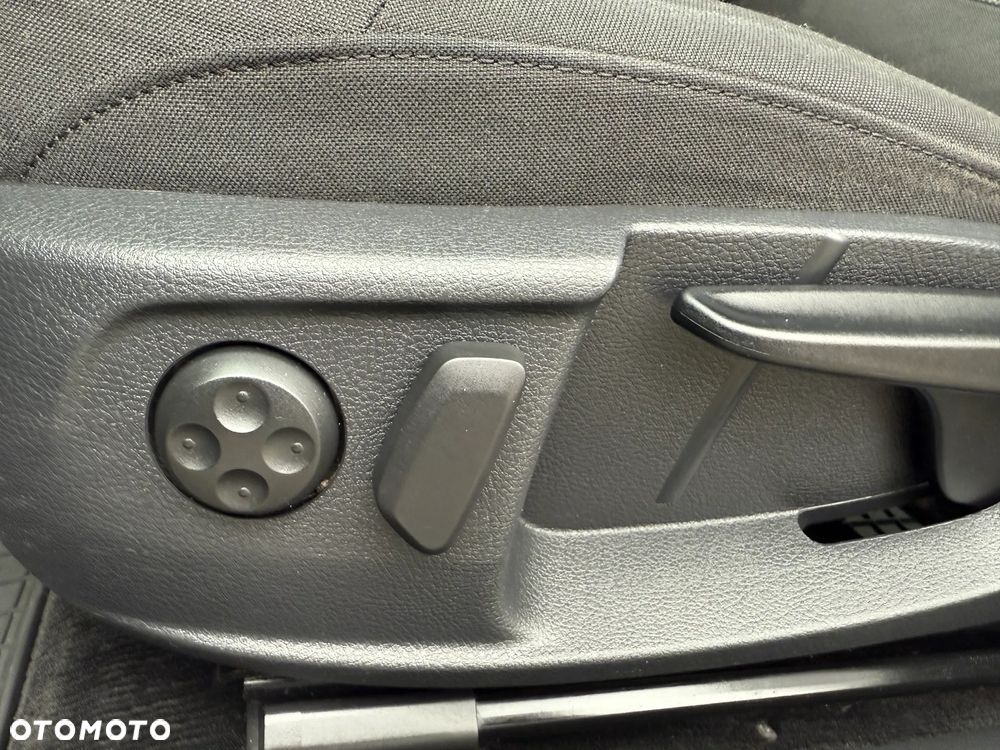 Volkswagen Passat 2.0 TDI Comfortline DSG - 14