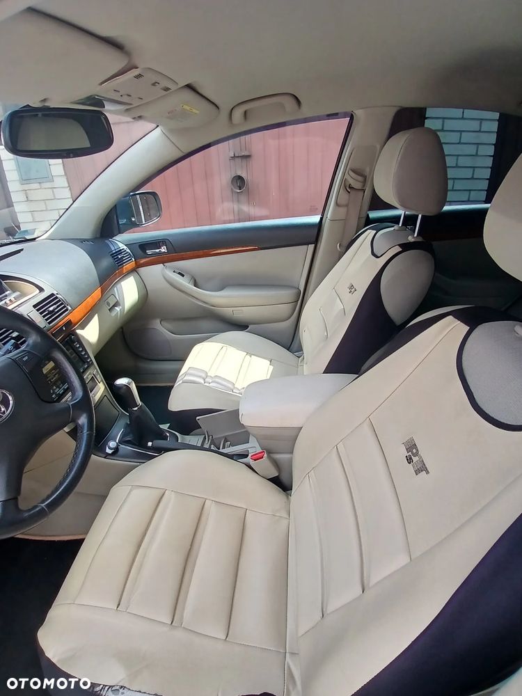 Toyota Avensis 1.8 VVT-i Sol - 18
