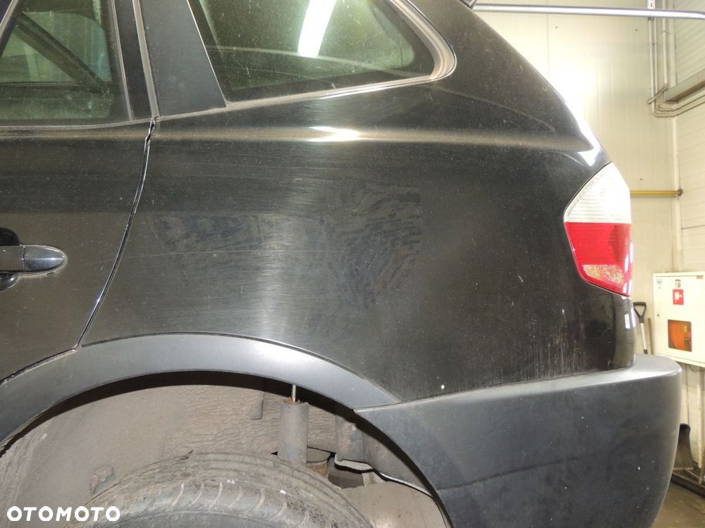 Ćwiartka nadwozia lewy tył BMW X3 E83 2.5i - 1
