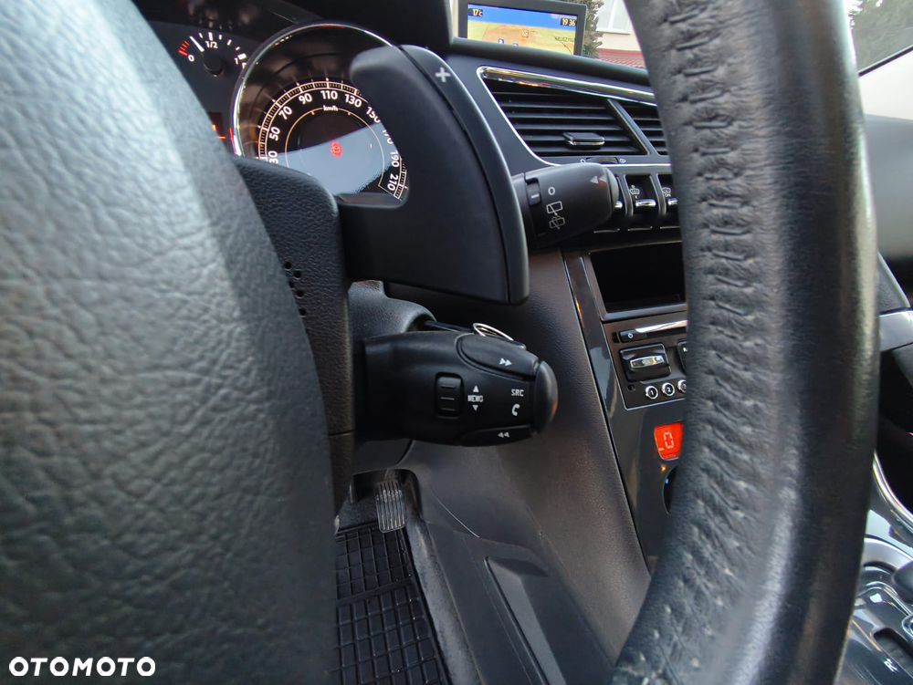 Peugeot 3008 HDi FAP 165 Automatik Allure - 21