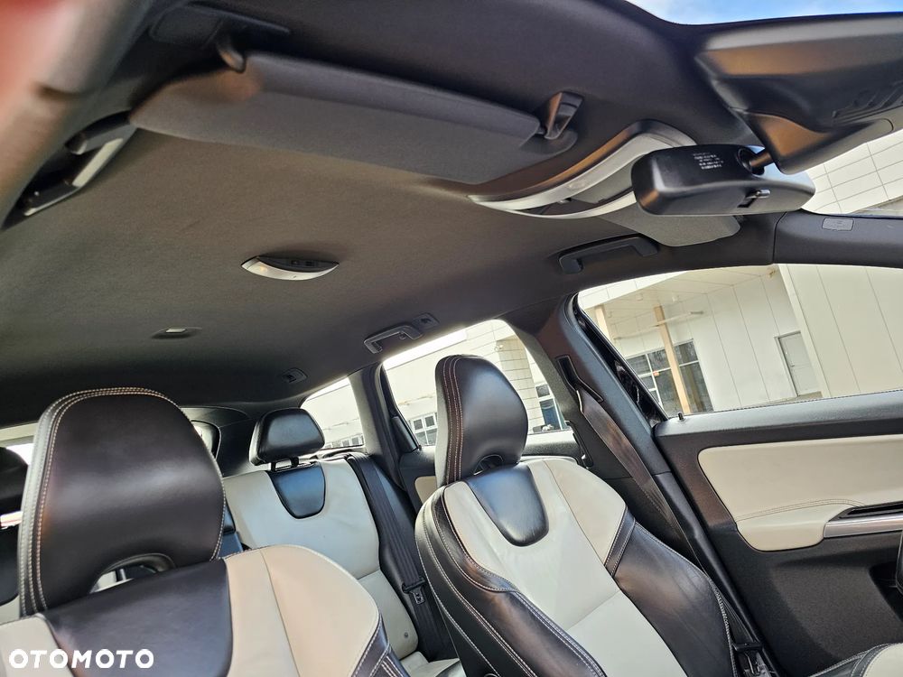 Volvo XC 60 D4 Momentum - 35