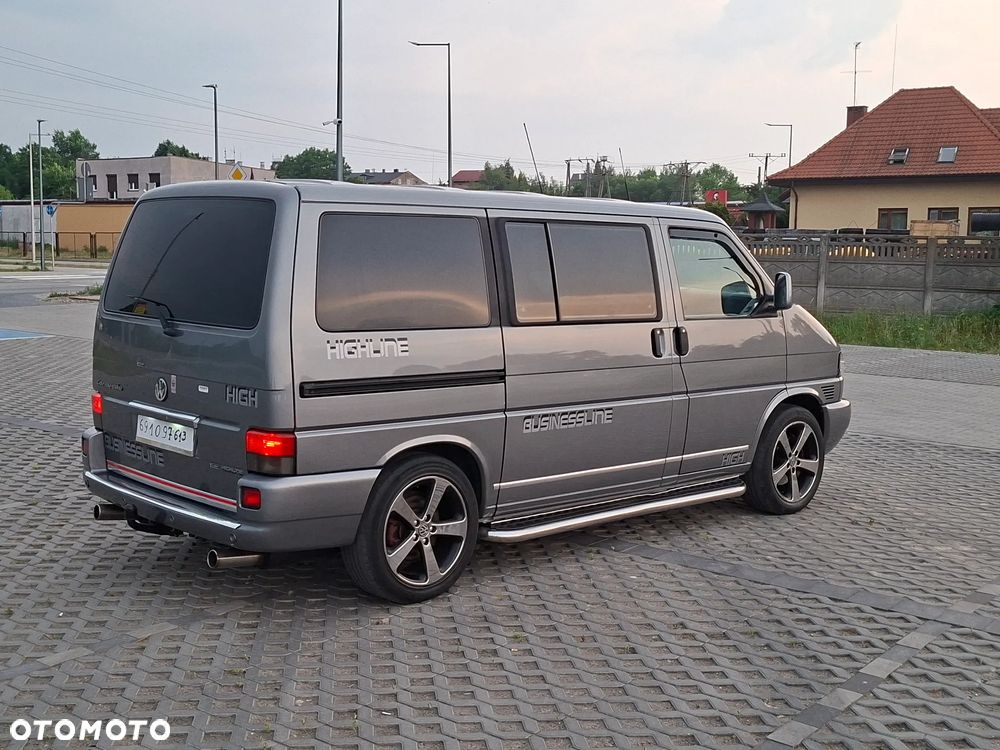 Volkswagen Caravelle - 12