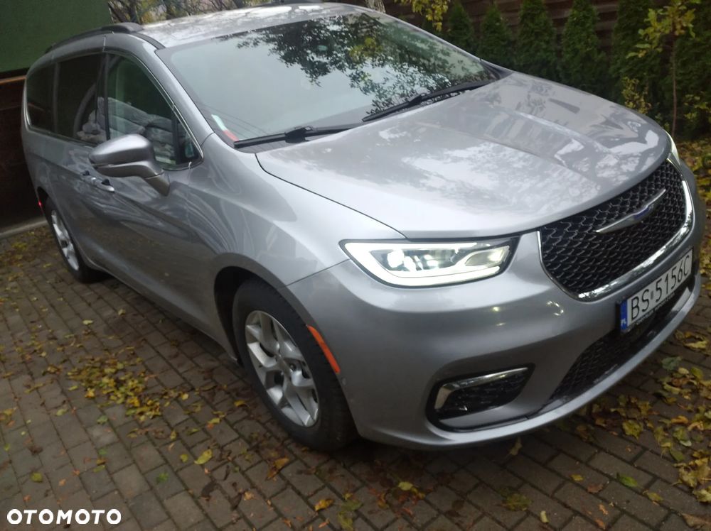 Chrysler Pacifica - 2