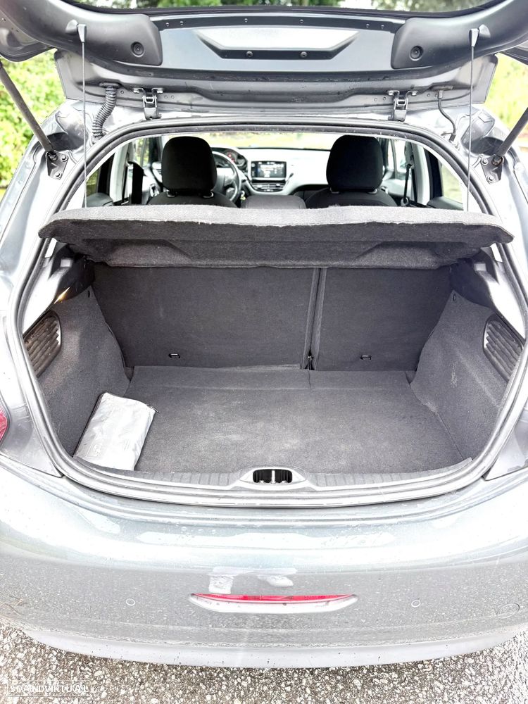 Peugeot 208 1.2 PureTech Style - 28