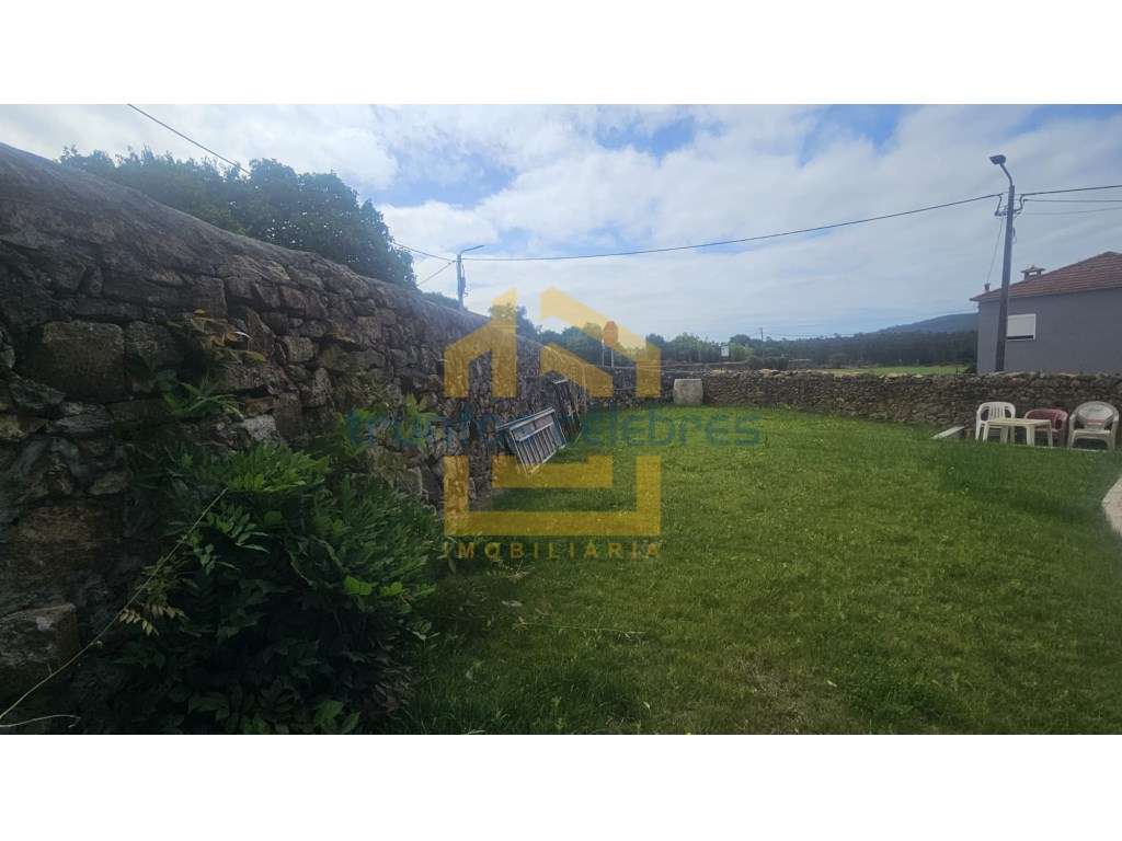 Moradia T3 Totalmente Renovada para Arrendamento - Parada, Vila do ... - Grande imagem: 2/18