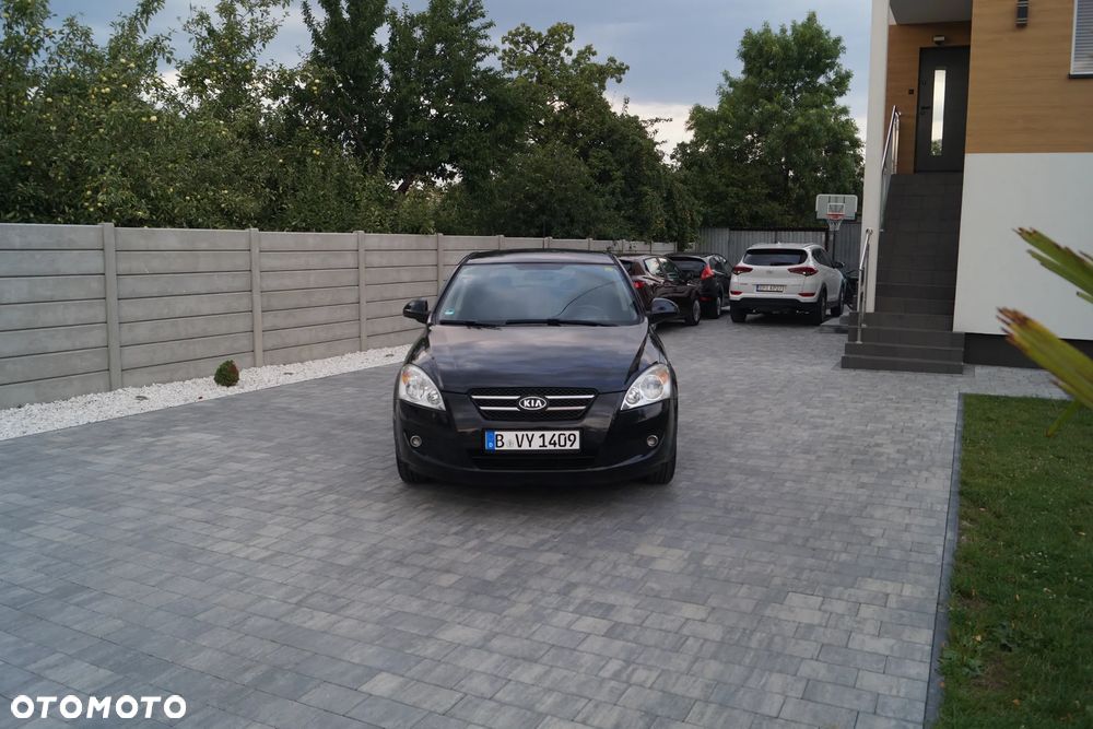 Kia Ceed - 37