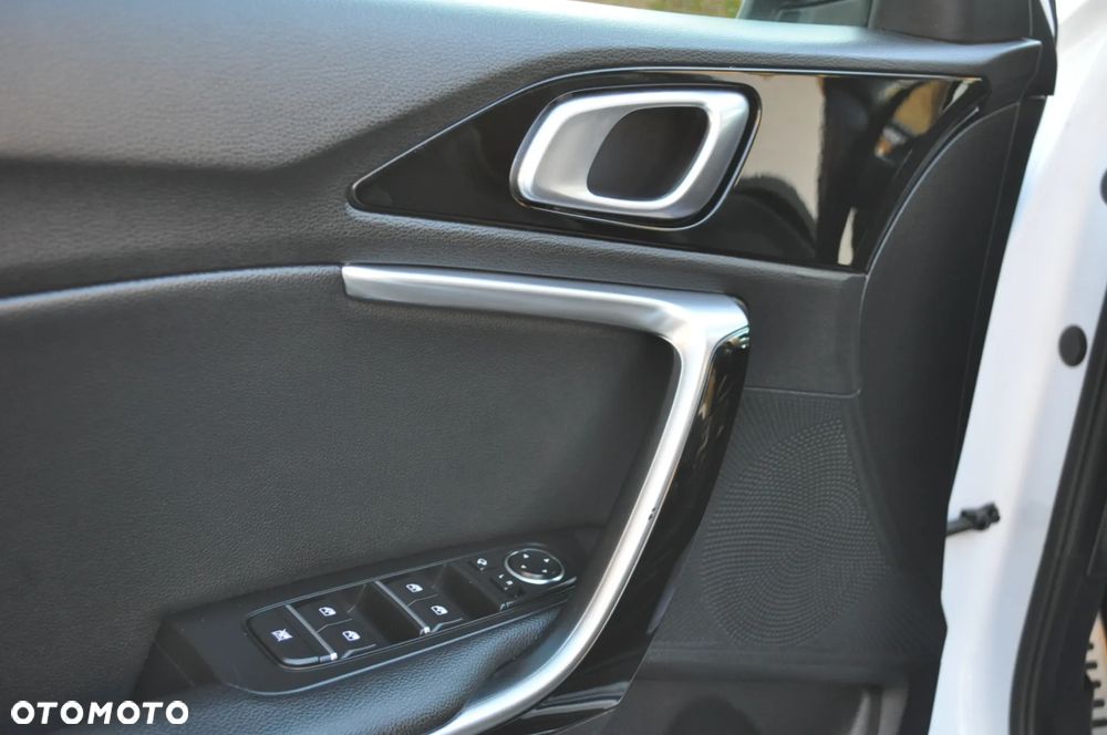 Kia XCeed 1.6 CRDi DCT7 PLATINUM EDITION - 35