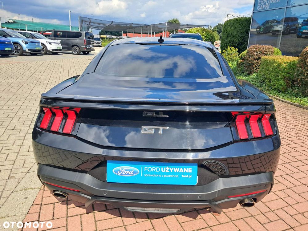 Ford Mustang - 12