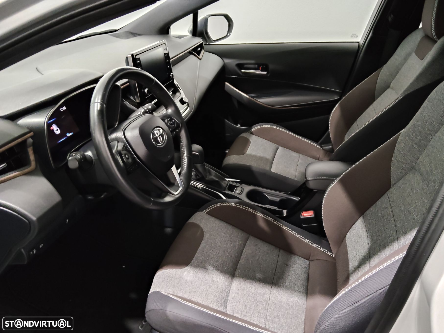 Toyota Corolla Touring Sports 1.8 Hybrid Trek - 12