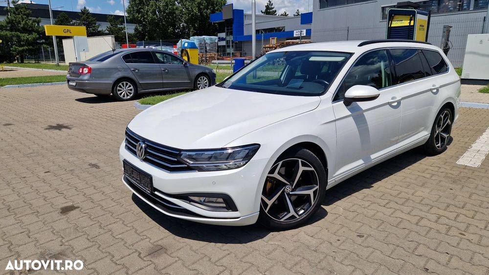 Volkswagen Passat - 1