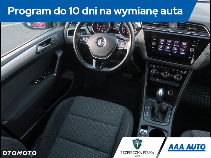 Volkswagen Touran - 8