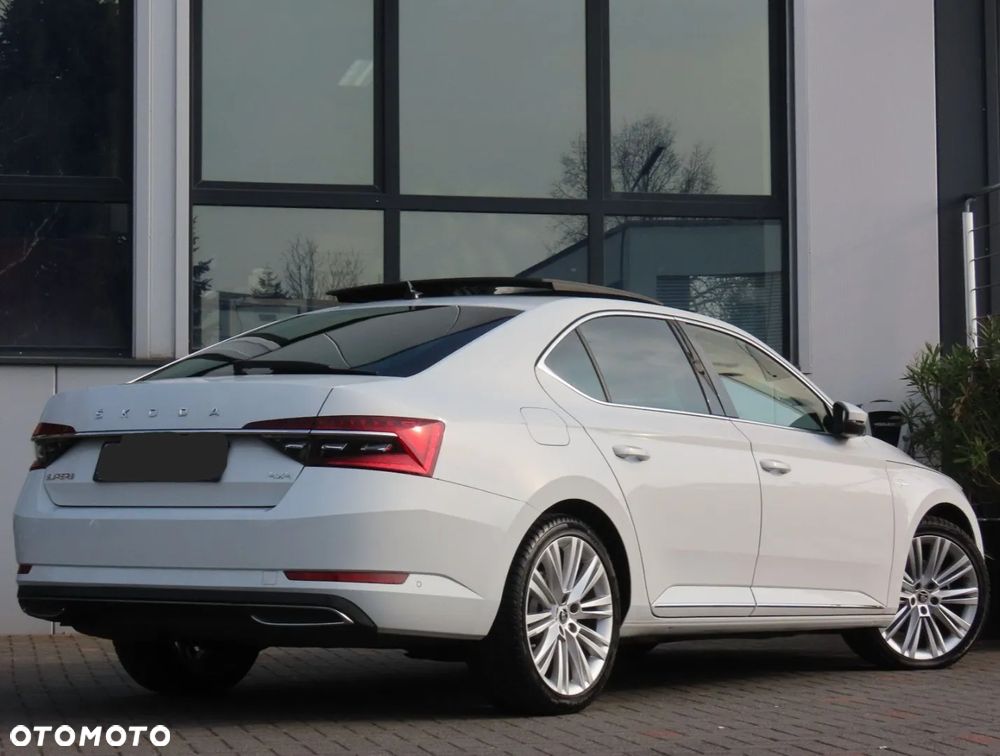 Skoda Superb 2.0 TDI SCR 4x4 L&K DSG - 4