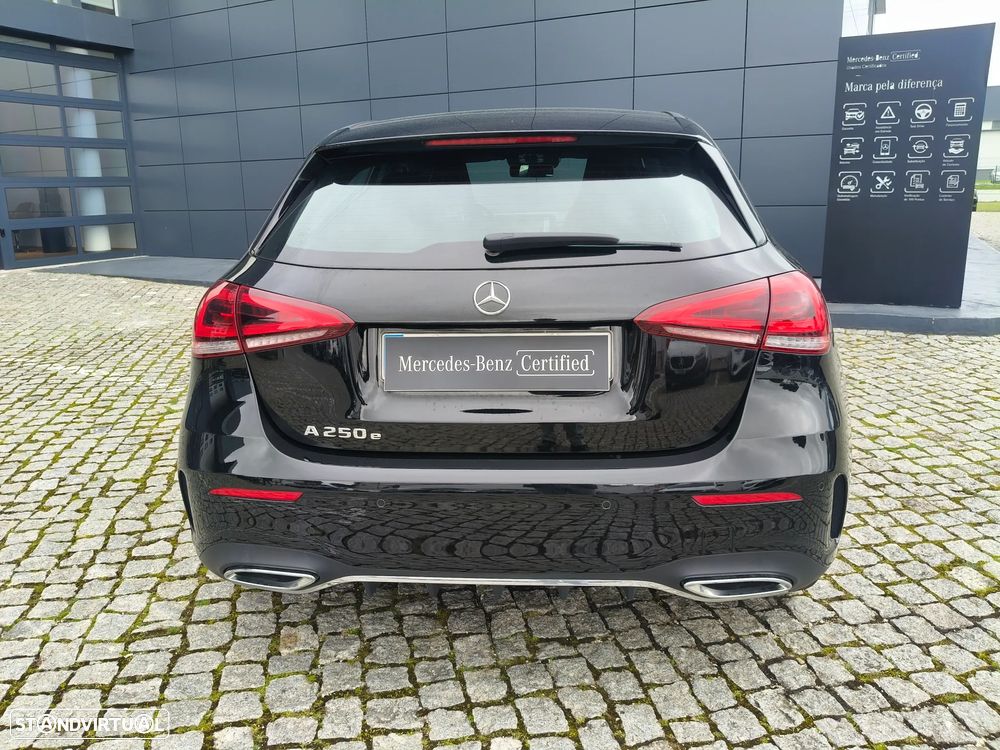 Mercedes-Benz A 250 e AMG Line - 13