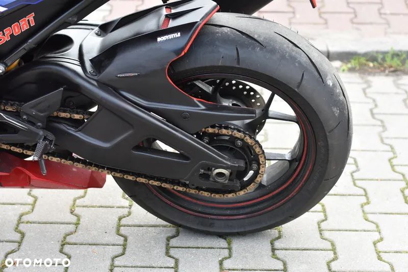 Honda CBR - 32
