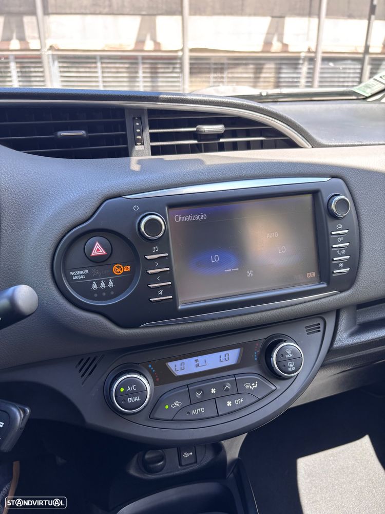 Toyota Yaris 1.5 HSD Comfort+P.Style - 30