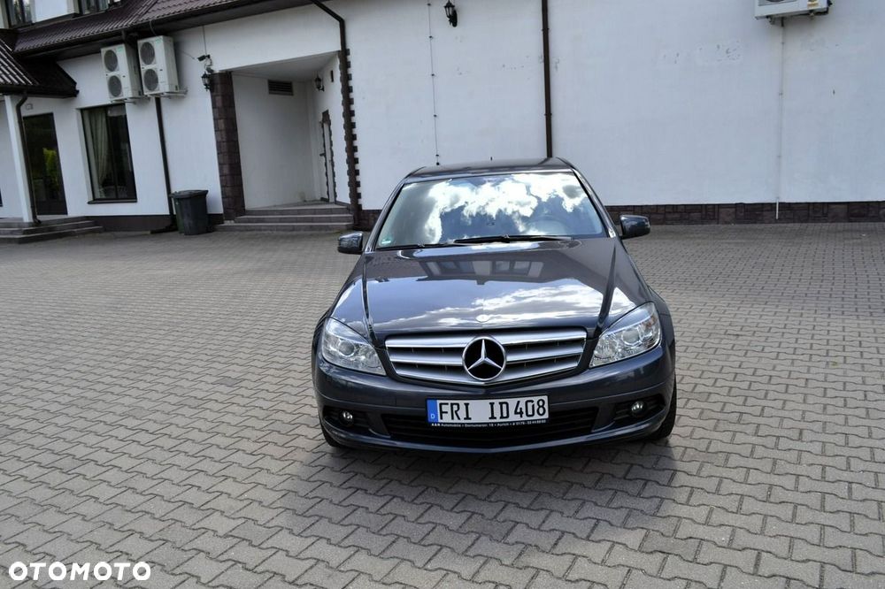 Mercedes-Benz Klasa C 180 BlueEFFICIENCY 7G-TRONIC Elegance - 12
