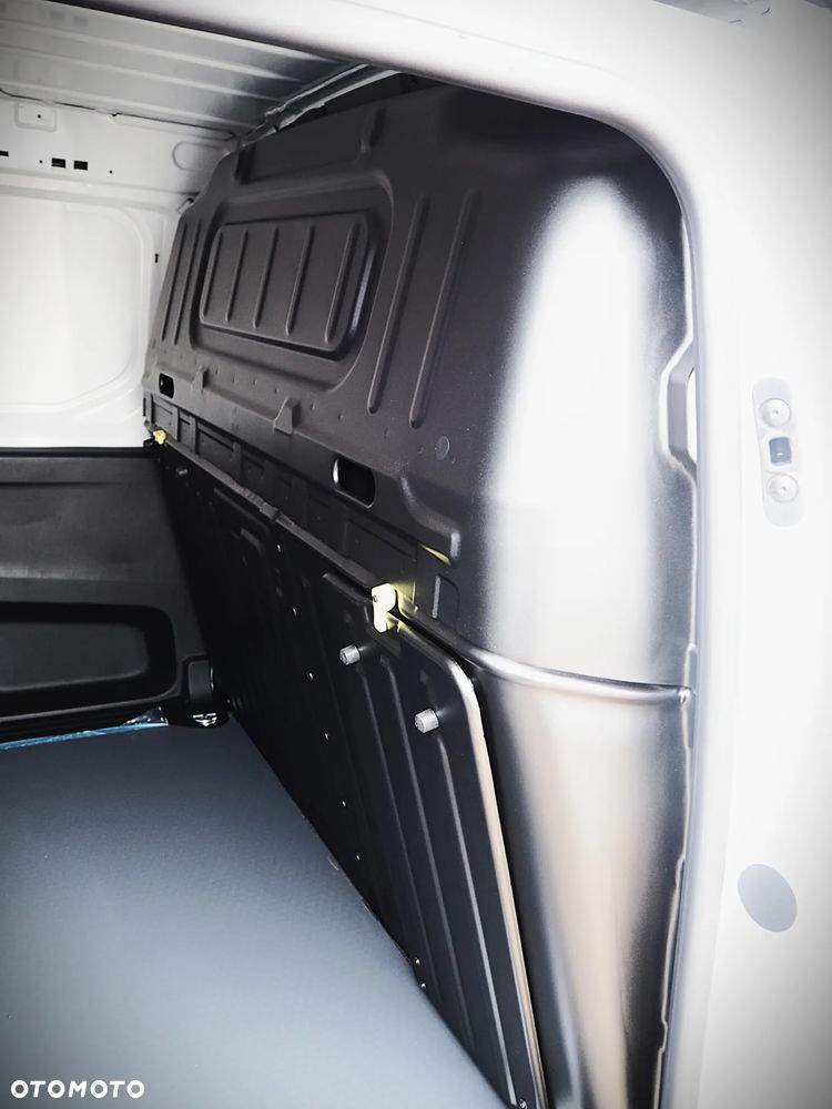 Toyota Proace City - 26