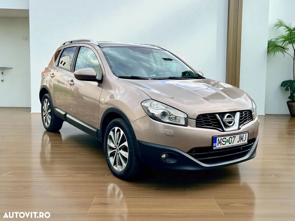 Nissan Qashqai 2.0 dCi DPF 4x4 Aut tekna - 2