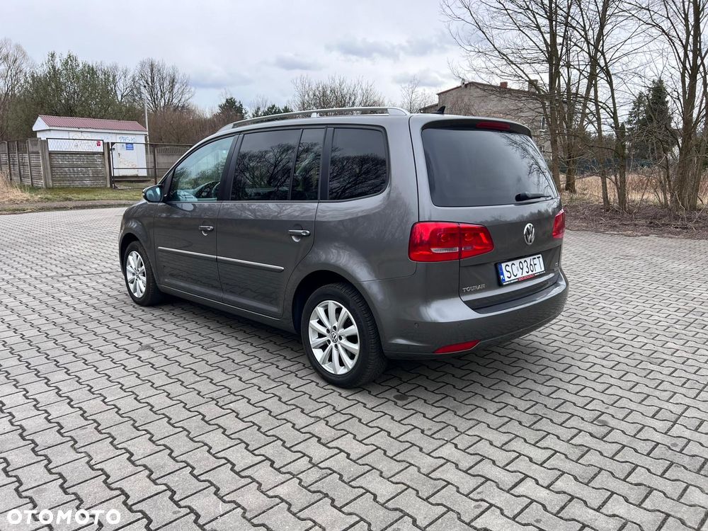 Volkswagen Touran 1.2 TSI STYLE - 4