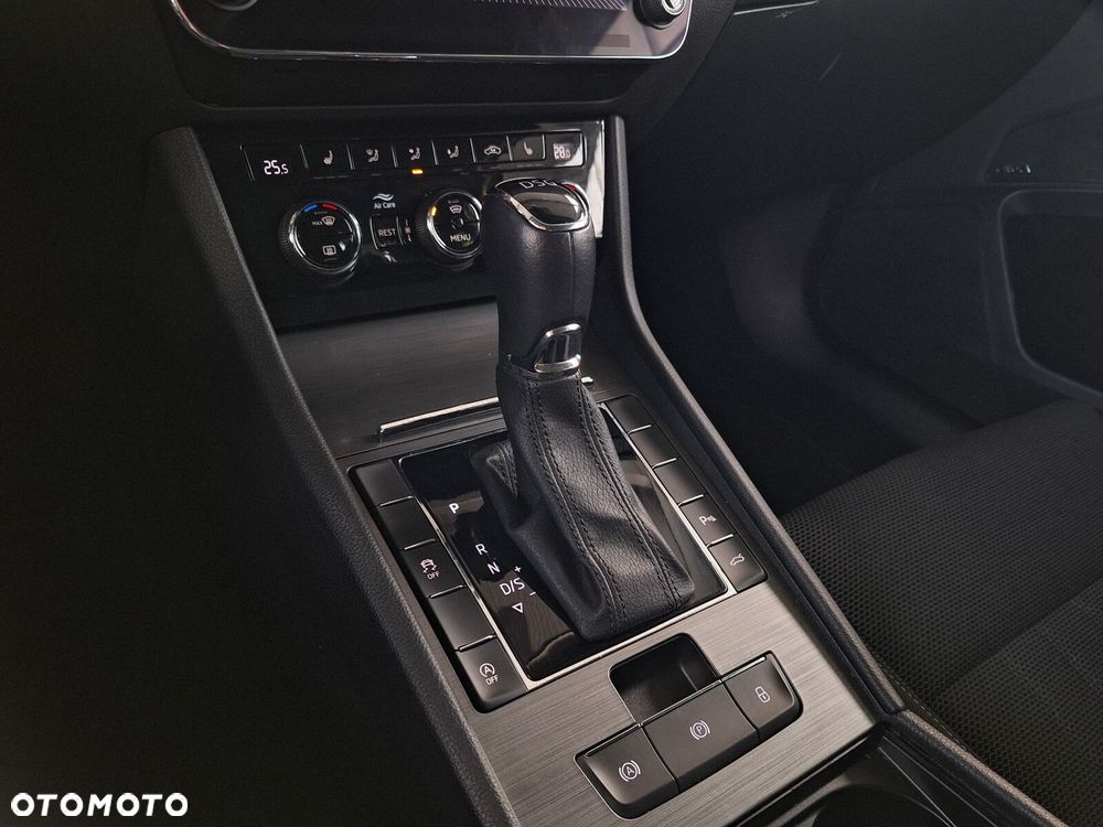 Skoda Superb 2.0 TDI SCR Style DSG - 25