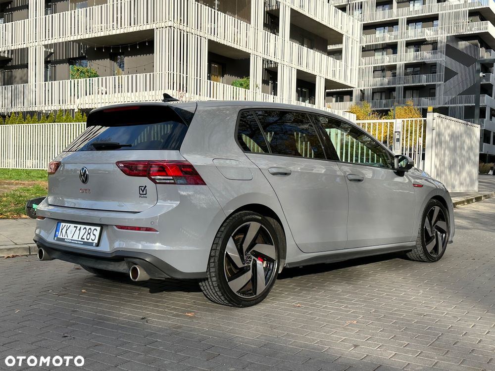 Volkswagen Golf - 4
