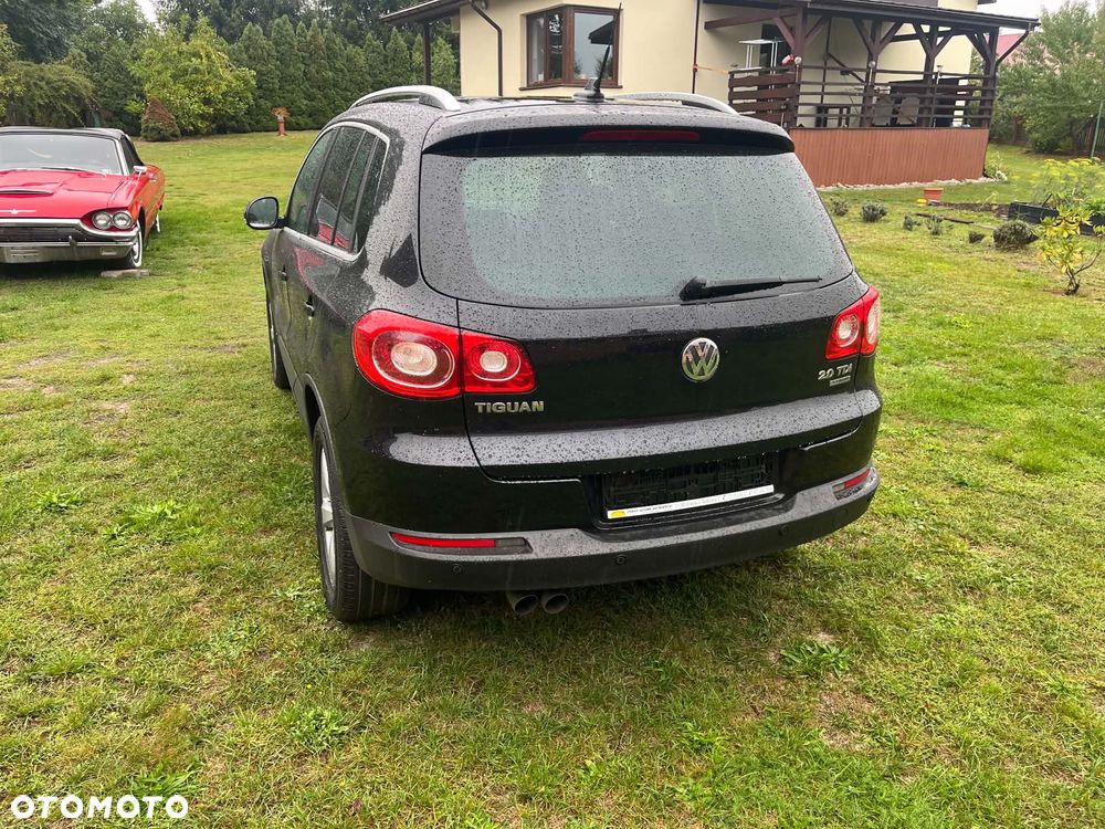 Volkswagen Tiguan 2.0 TDI DPF BlueMotion Technology Trend & Fun - 23
