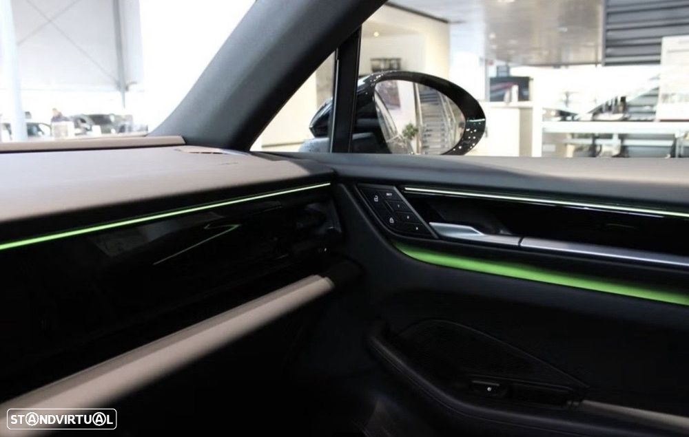 Porsche Macan Electric - 12