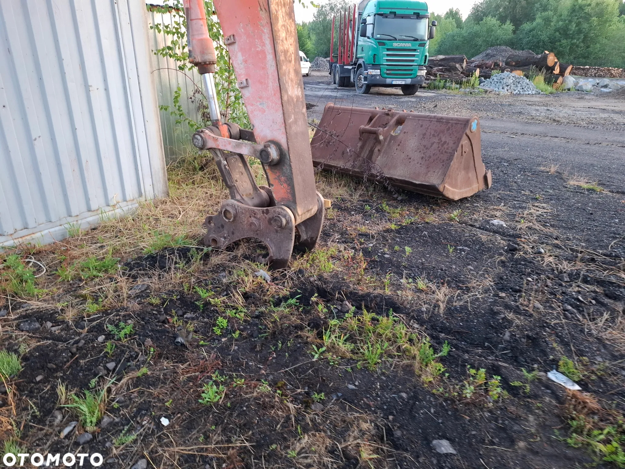 Hitachi EX215 - 13