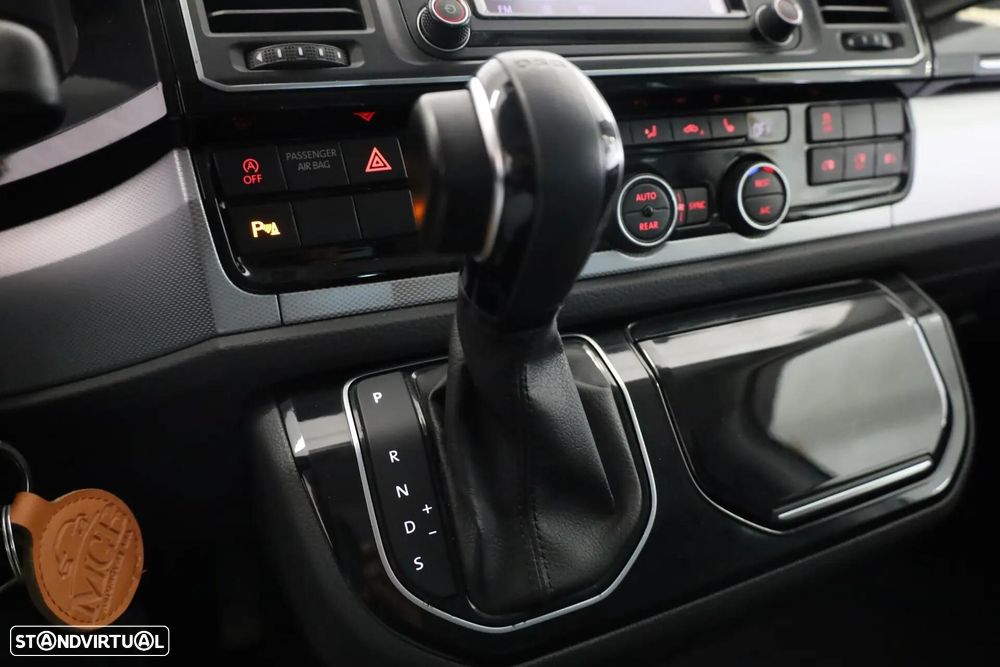 VW Caravelle - 23