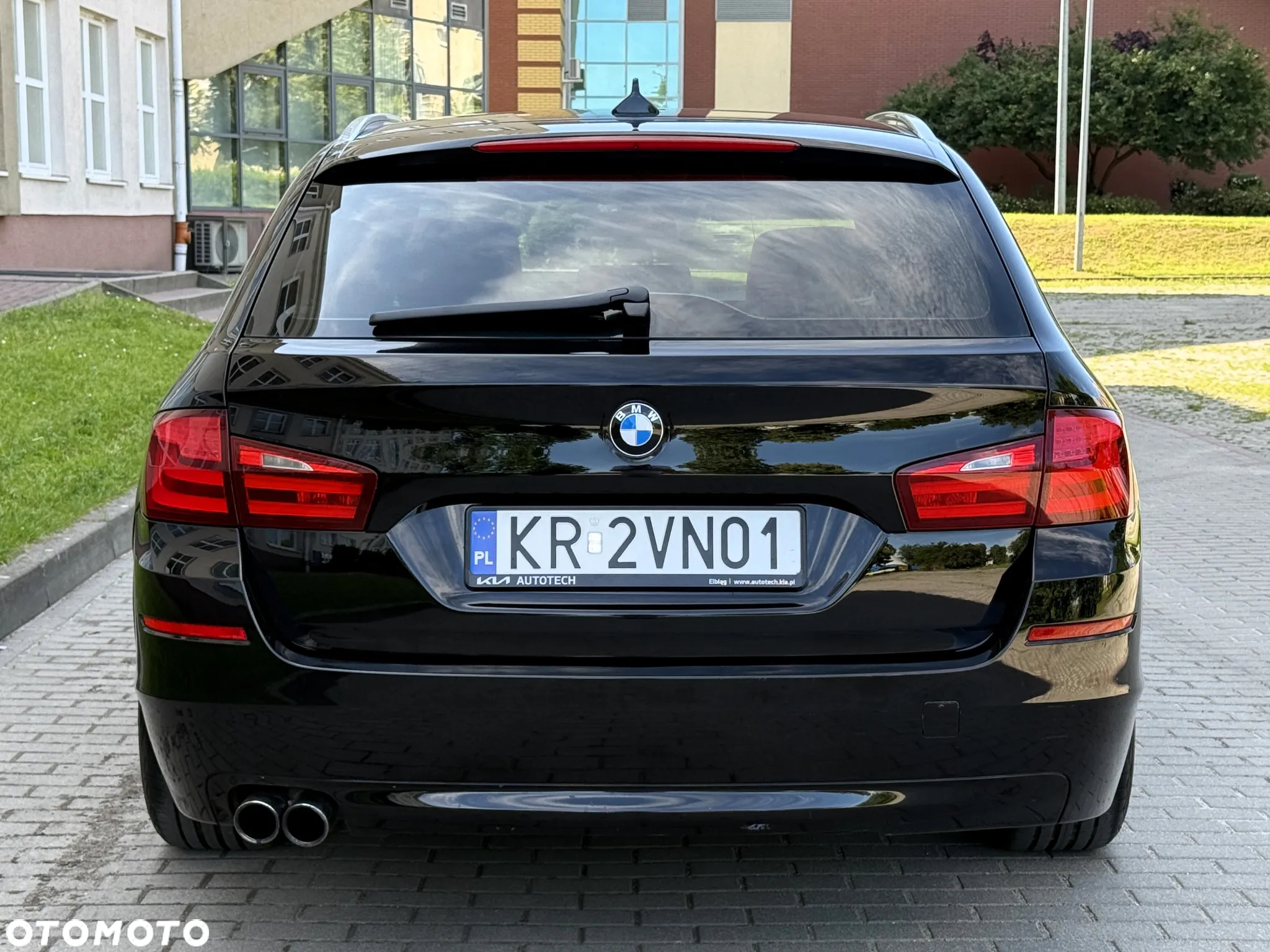 BMW Seria 5 520d Touring - 12
