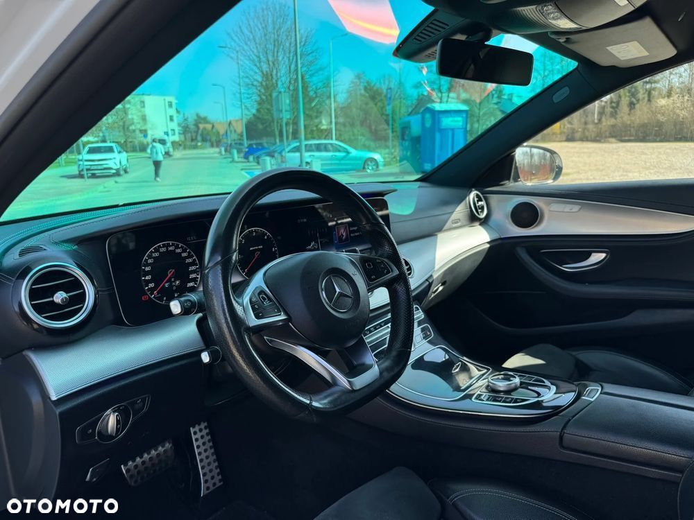 Mercedes-Benz Klasa E 220 d 4-Matic 9G-TRONIC - 8