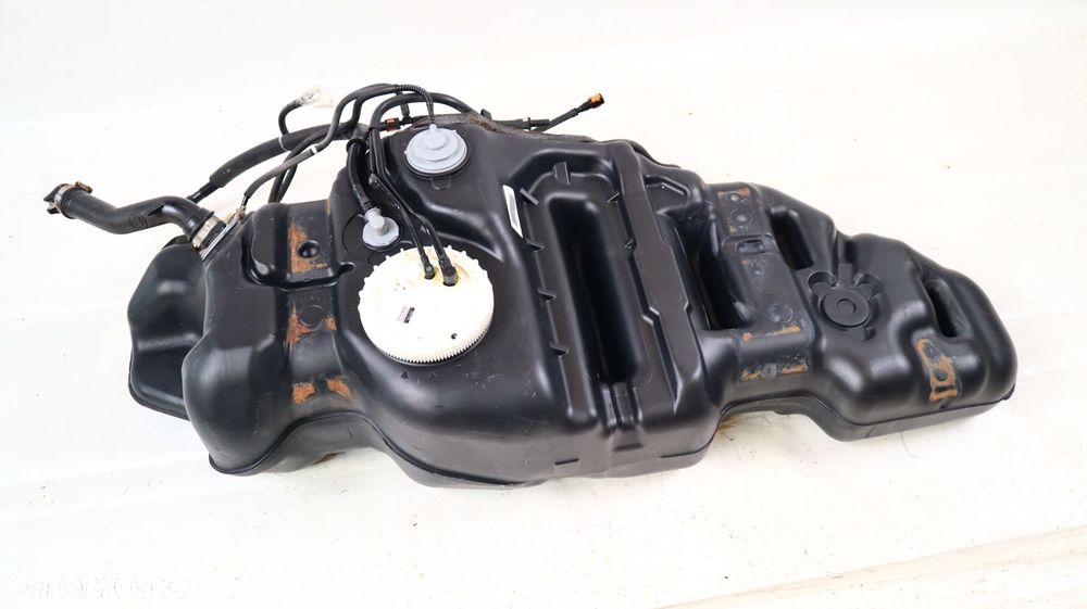 TOYOTA LAND CRUISER 200 4.5 V8 08- ZBIORNIK PALIWA 77111-0BA00, 77010-60171 - 4