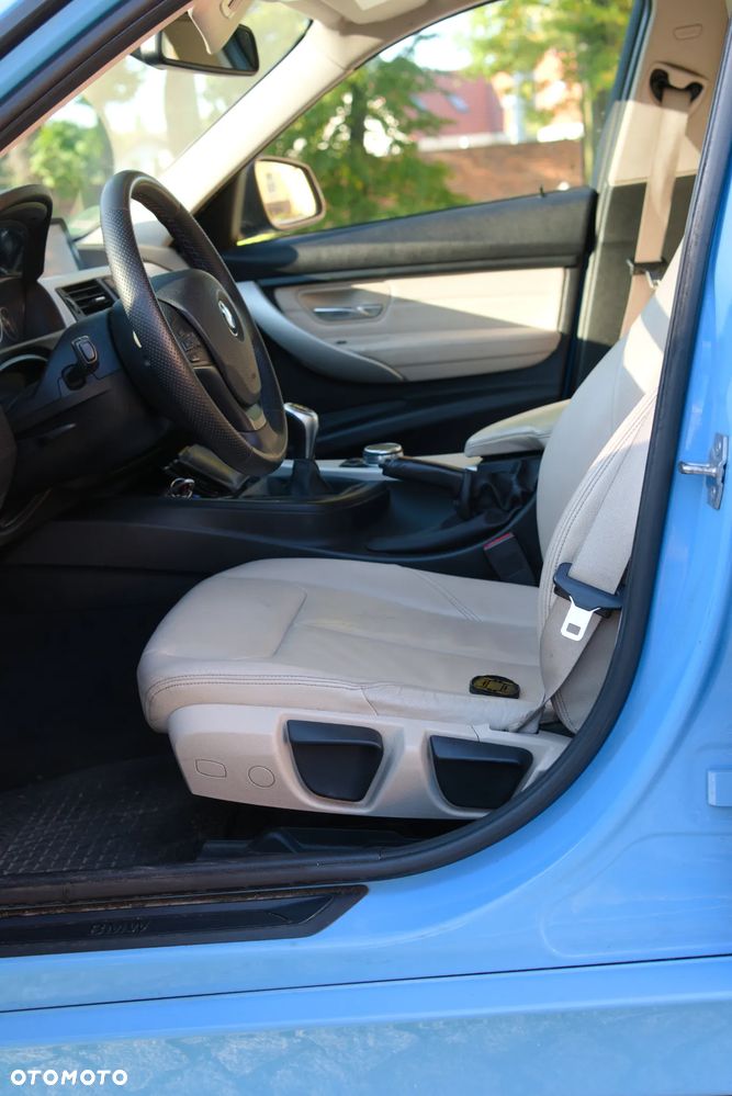BMW Seria 3 320d - 8