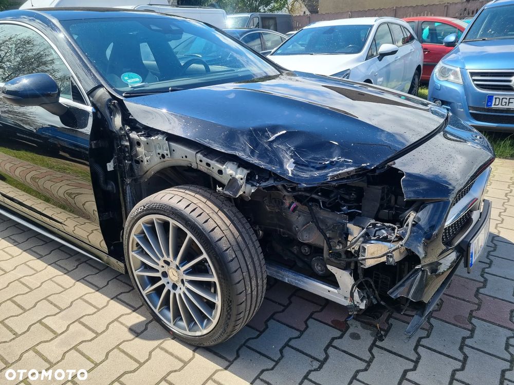 Mercedes-Benz CLA 220 4Matic 7G-DCT AMG Line - 10