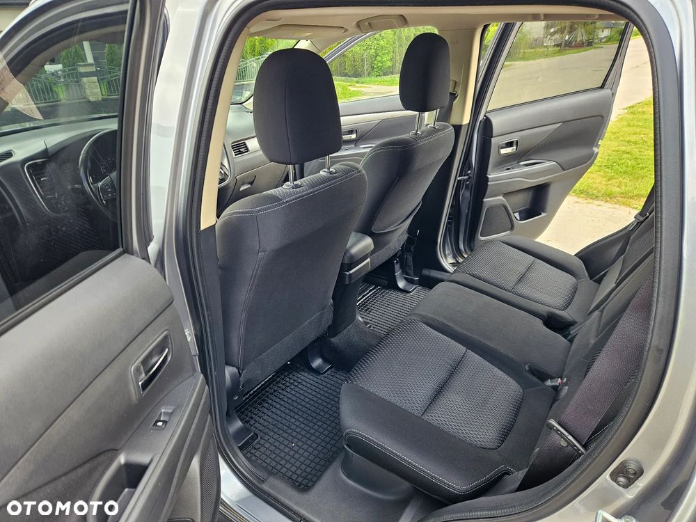 Mitsubishi Outlander 2.0 Intense Comfort 4WD CVT - 21