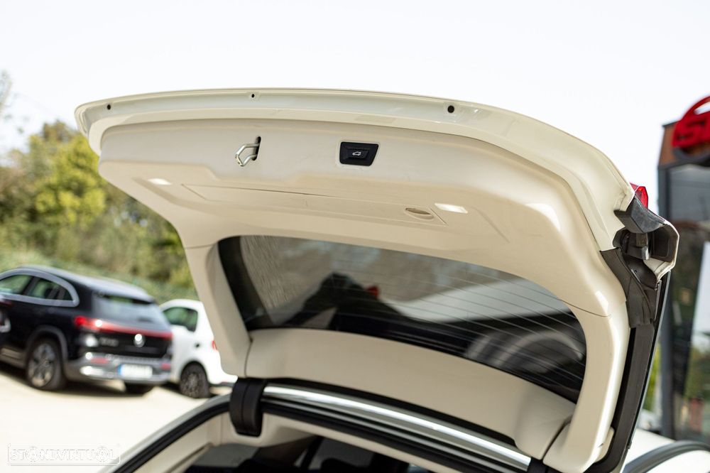 BMW 320 d Aut. Sport Line - 29