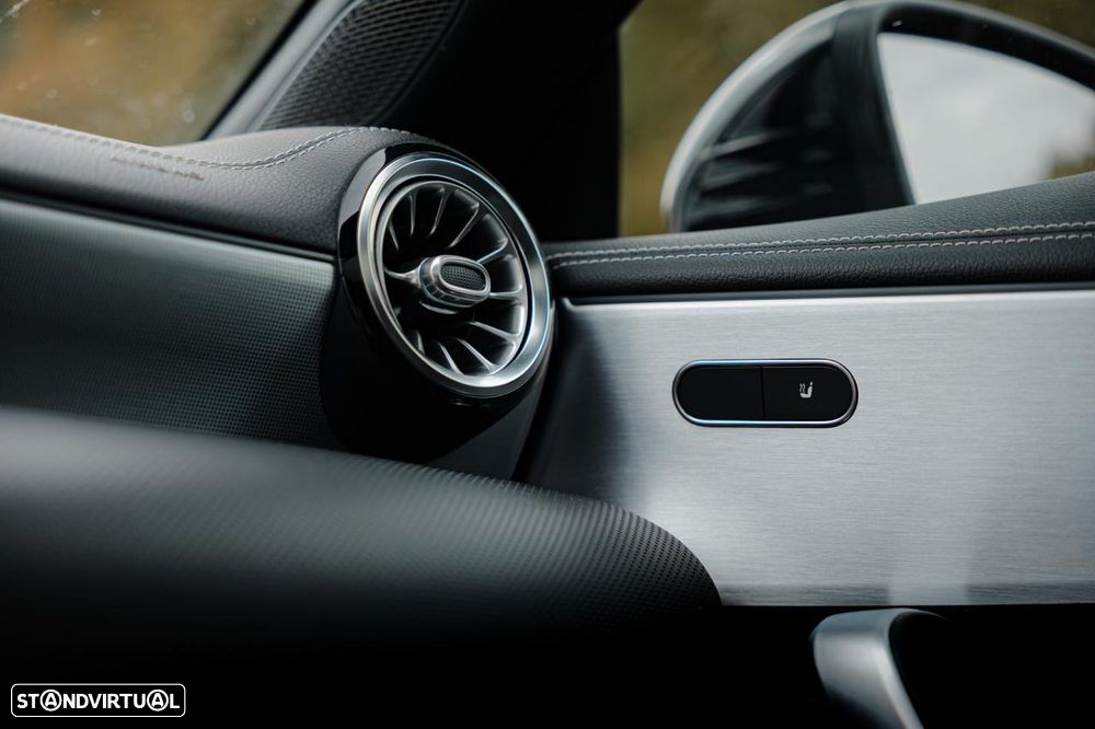 Mercedes-Benz CLA 250 e Shooting Brake AMG Line - 12