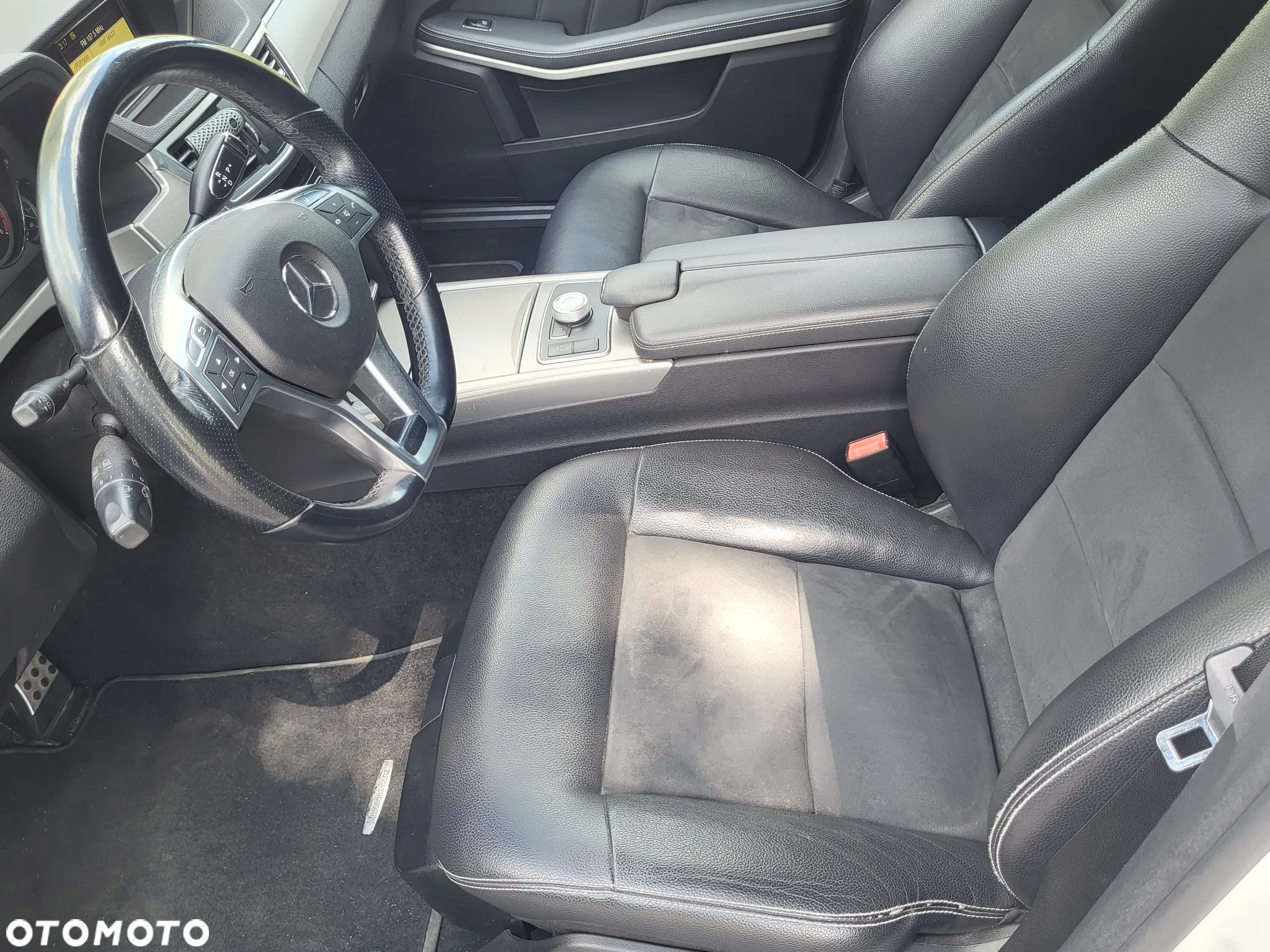 Mercedes-Benz Klasa E 220 BlueTEC 4Matic 7G-TRONIC - 15