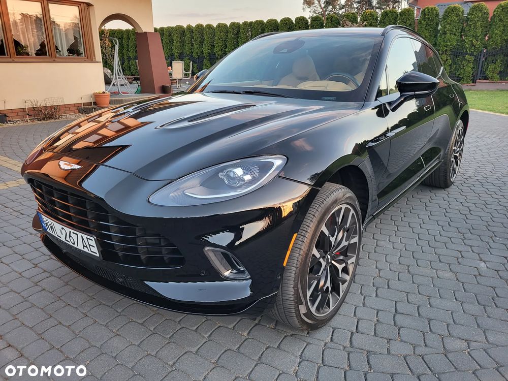 Aston Martin DBX - 1