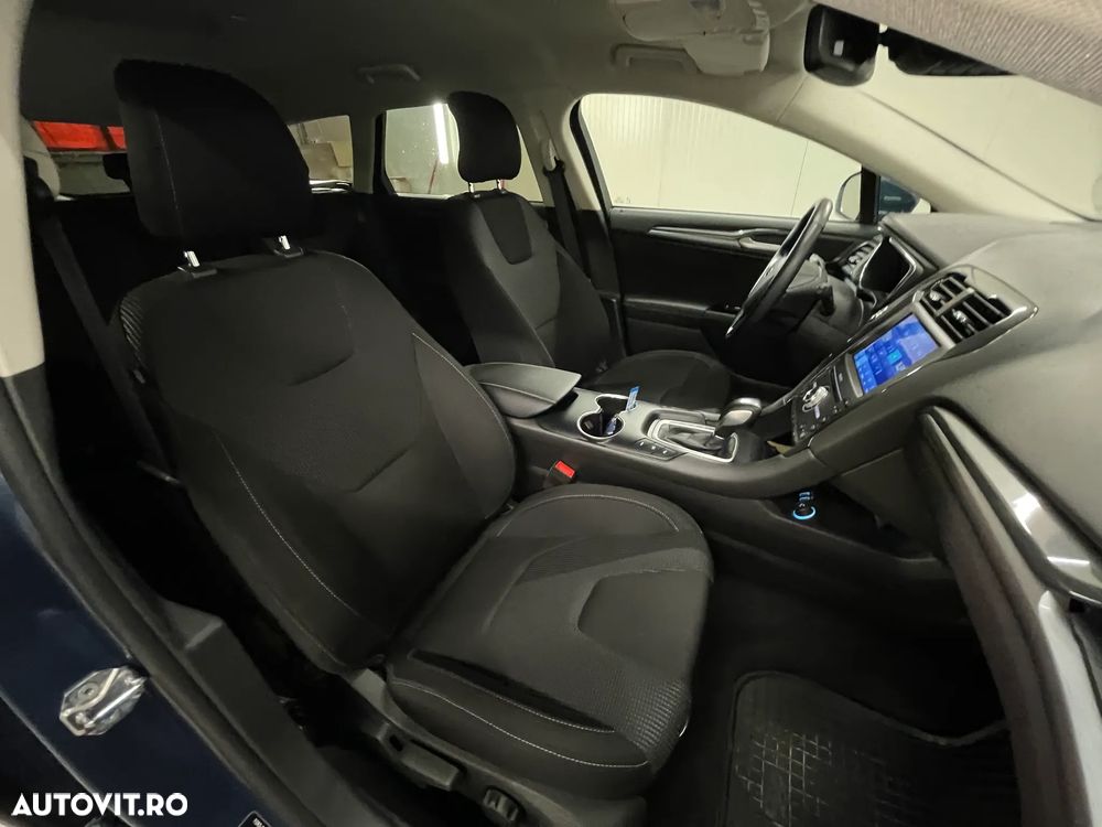 Ford Mondeo 2.0 HEV Titanium - 11