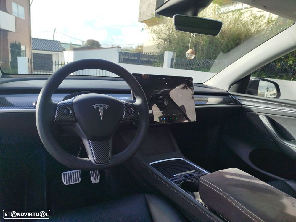 Tesla Model Y Tração Traseira Standard - 43