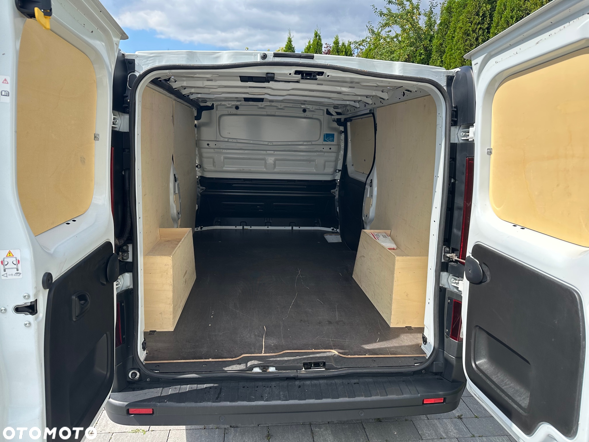 Renault / TRAFIC / 2.0 / L2H1 / LONG / - 16