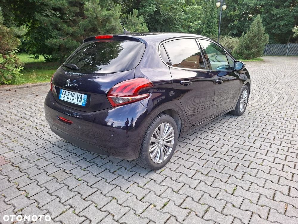 Peugeot 208 PureTech 110 Stop & Start Allure - 4