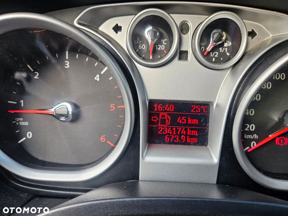 Ford Kuga 2.0 TDCi 2x4 Individual - 25