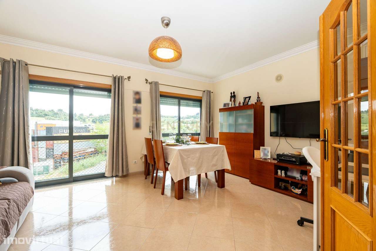 * ESPECTACULAR APARTAMENTO T2 COM VARANDA E BOX * - Grande imagem: 5/36
